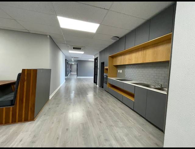 419M² OFFICE TO LET IN BRYANSTON